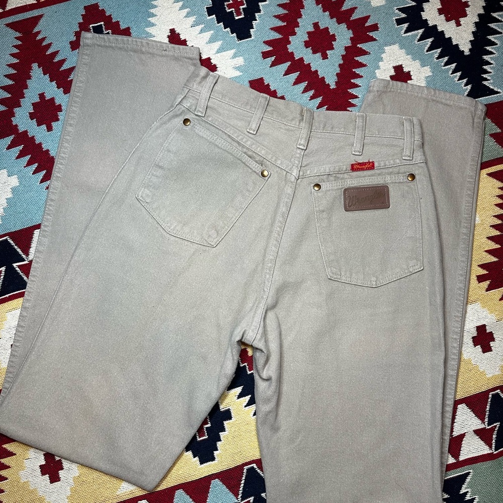 Ladies Tan Wrangler cowboy cut jeans